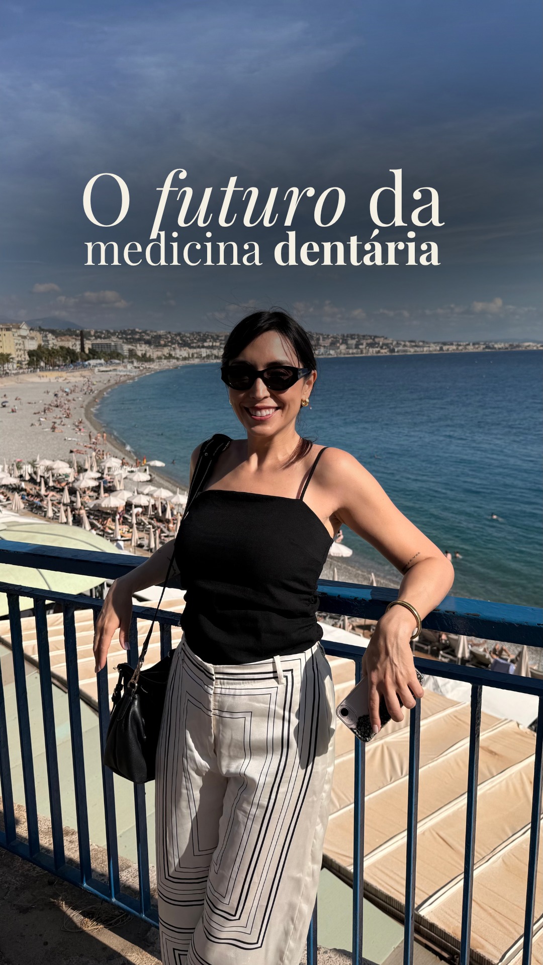 Dra. Catharina Novaes explicando el autocuidado dental consciente en un video educativo sobre salud bucal